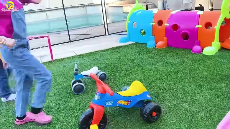 Toys and Colors